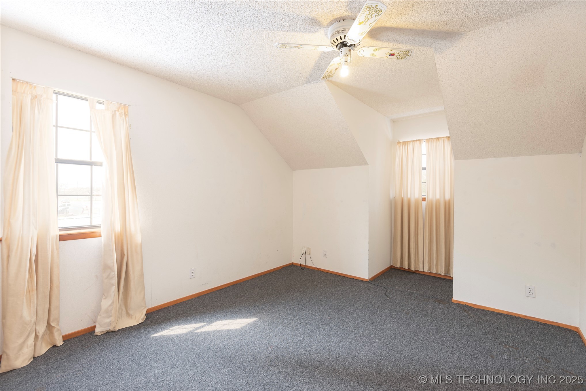 19073 Us Highway 77 Property Photo 23