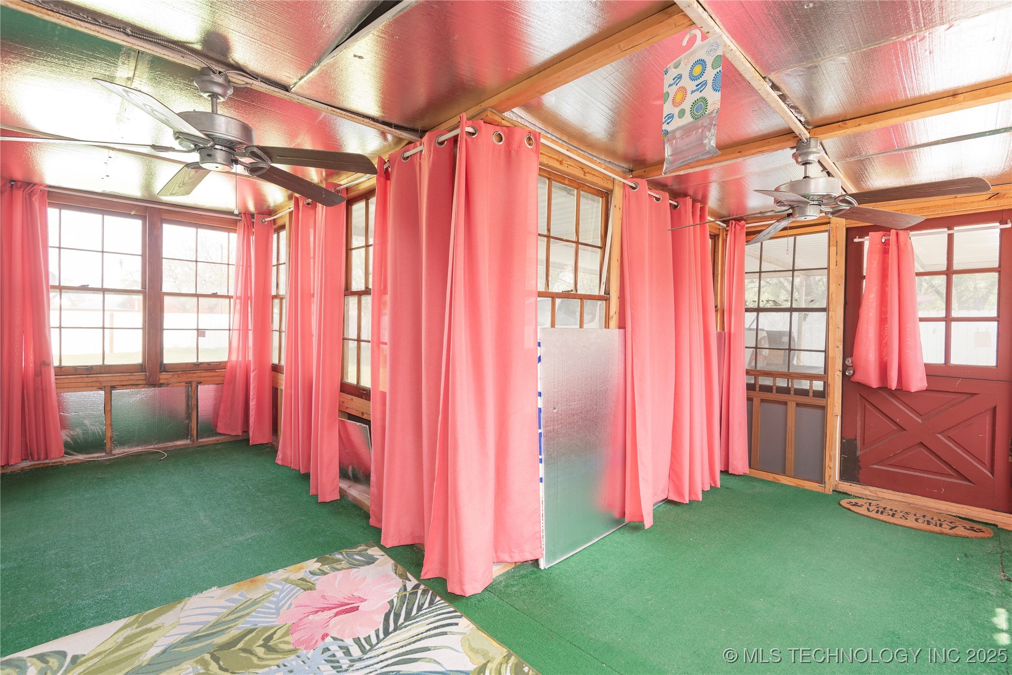 19073 Us Highway 77 Property Photo 24