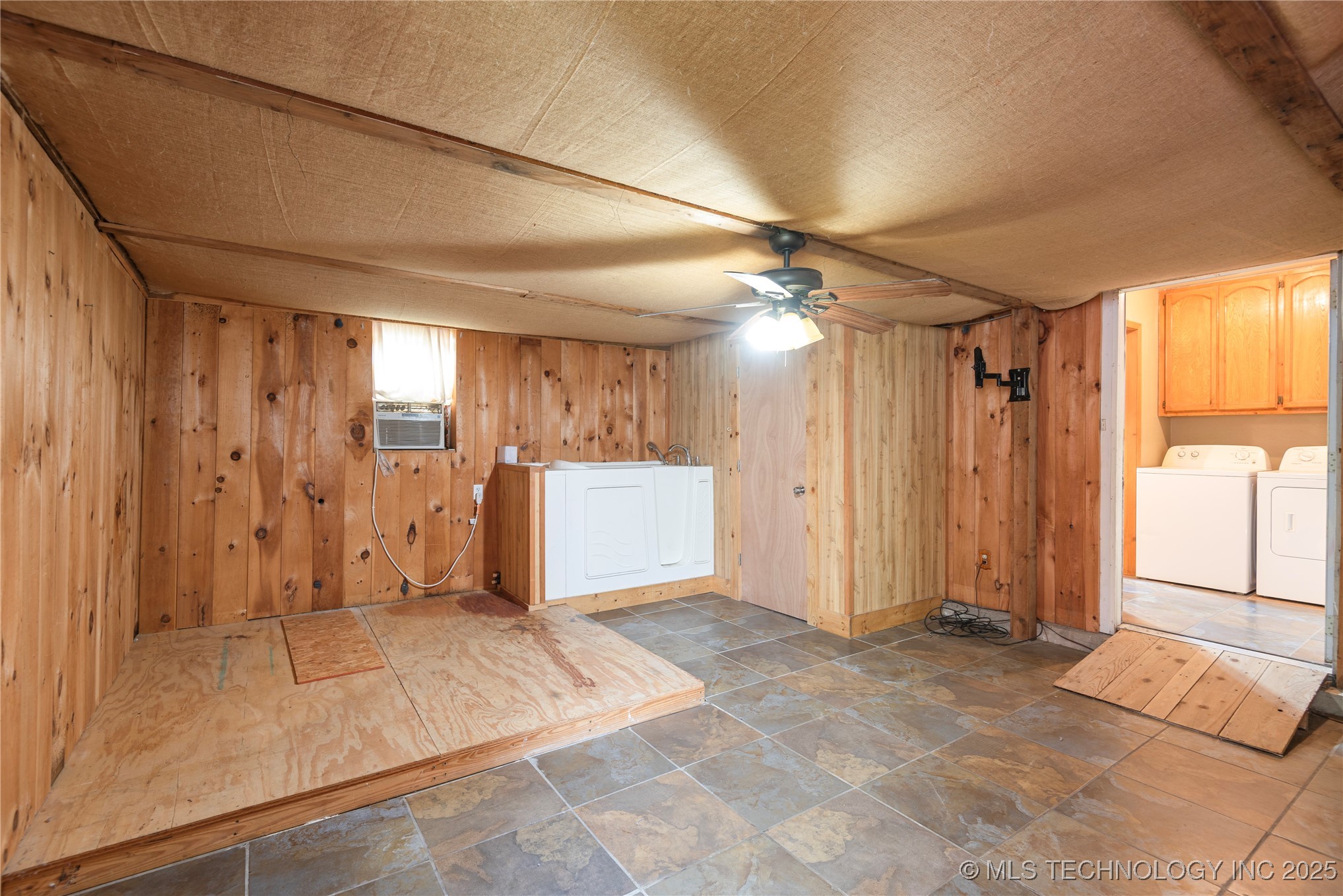 19073 Us Highway 77 Property Photo 26