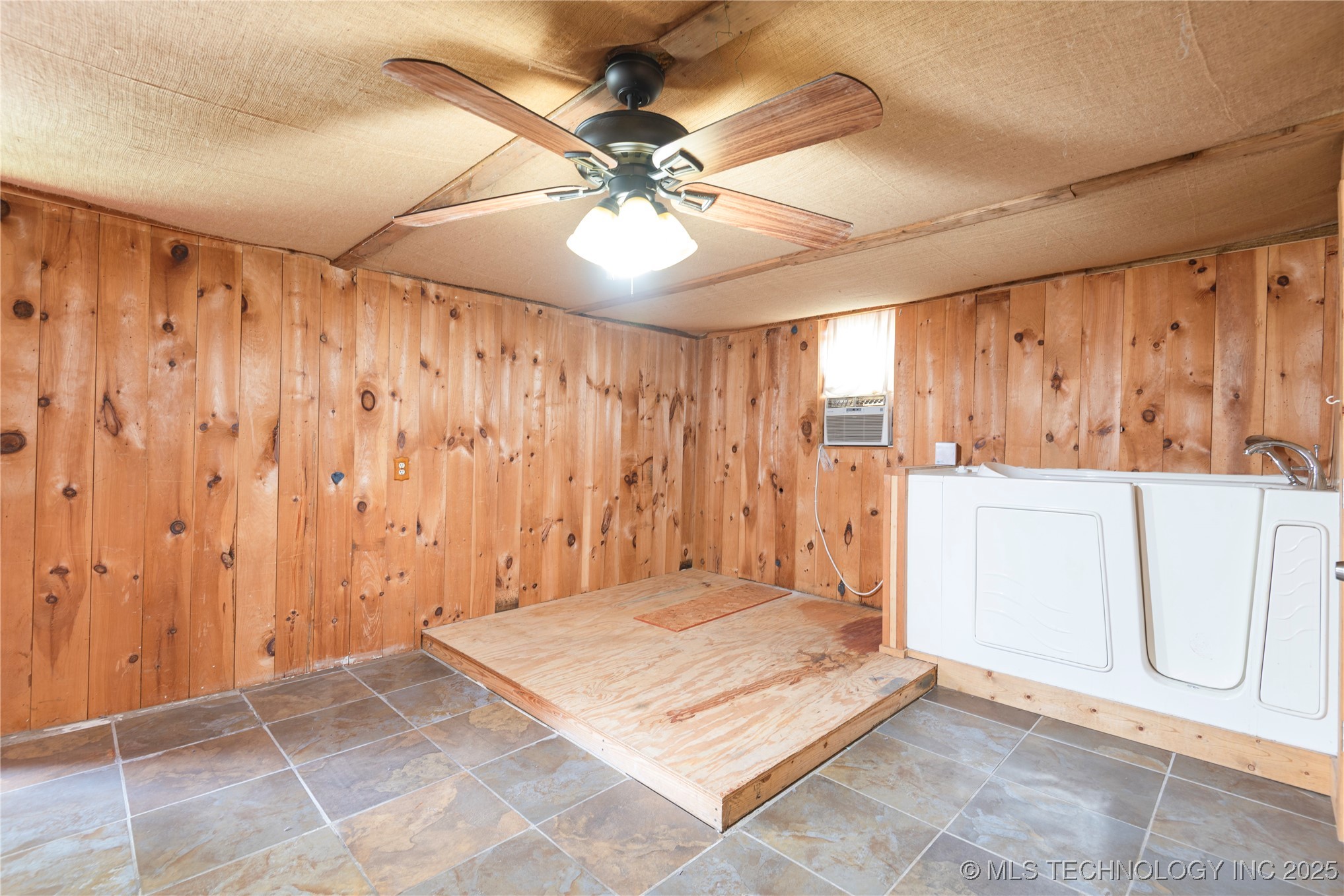 19073 Us Highway 77 Property Photo 27