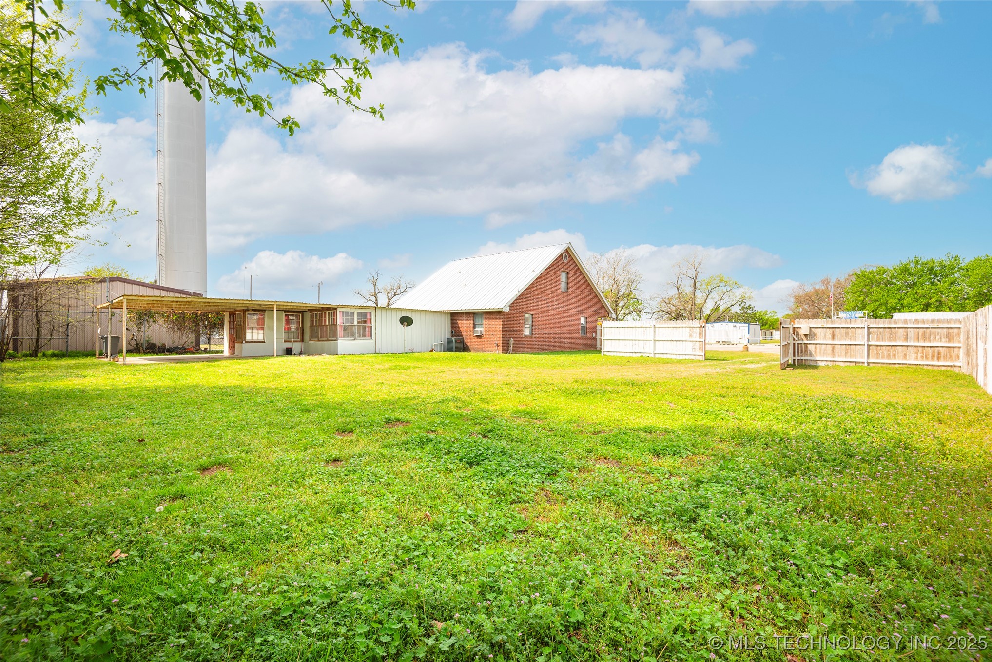 19073 Us Highway 77 Property Photo 31