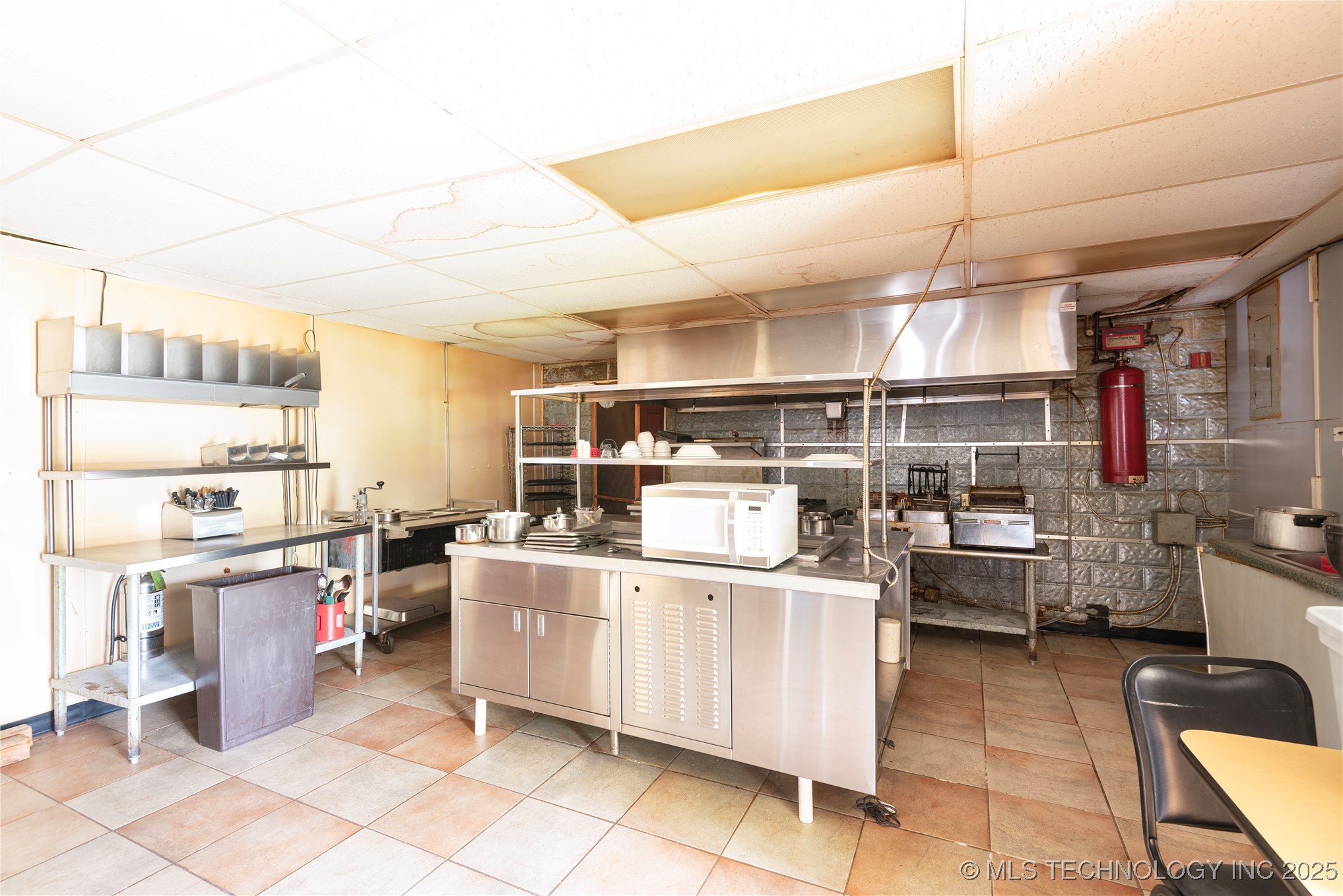 19057 Us Highway 77 Property Photo 3