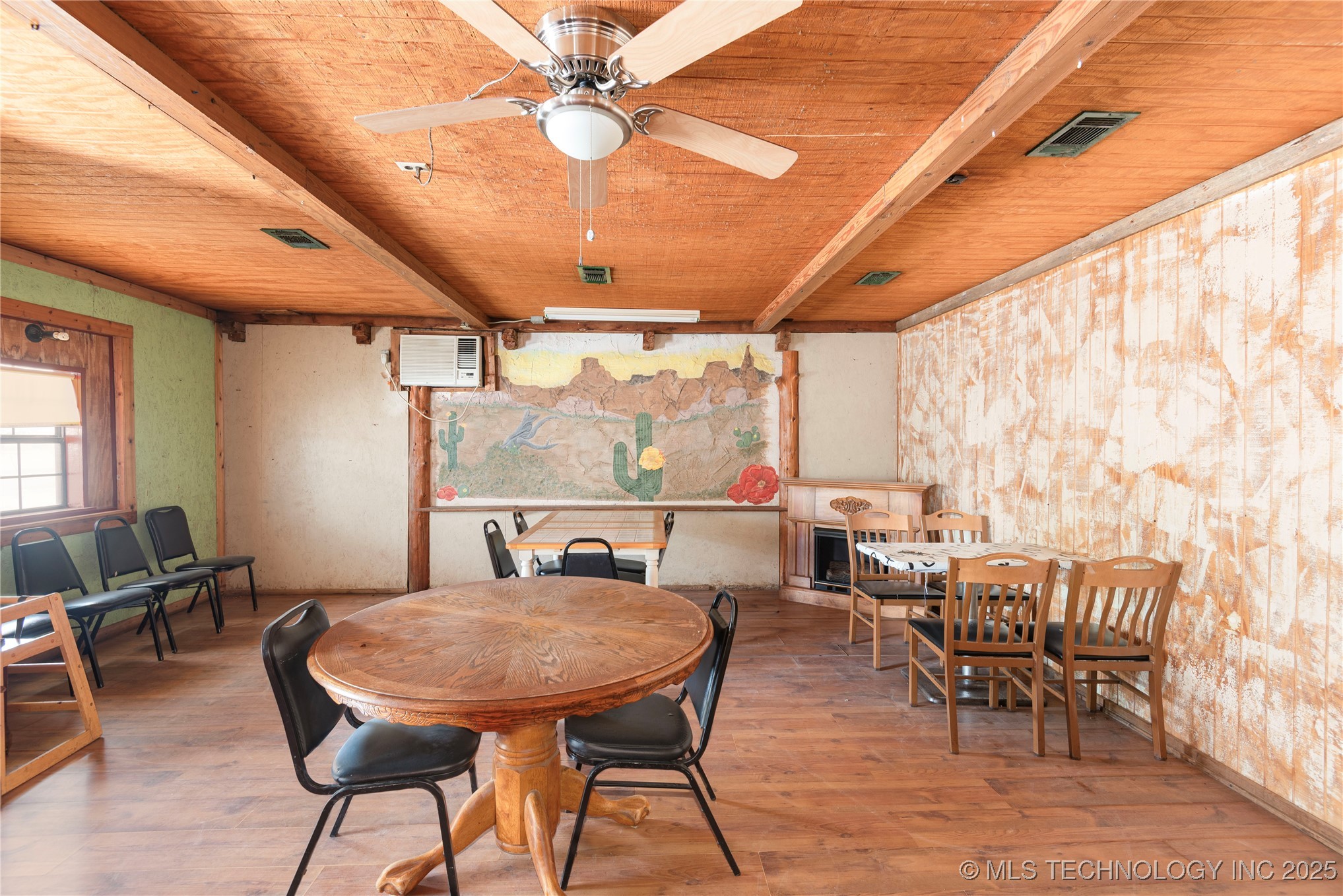 19057 Us Highway 77 Property Photo 6