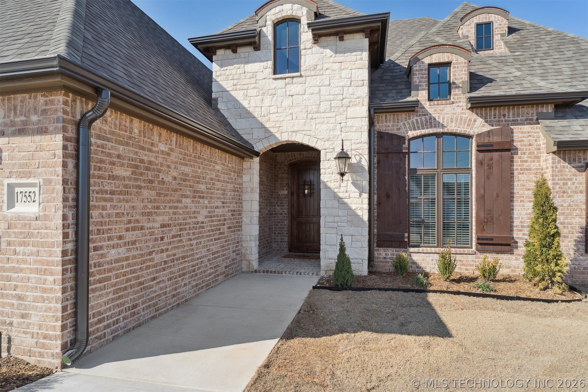 17552 S 52nd East Avenue Property Photo 6