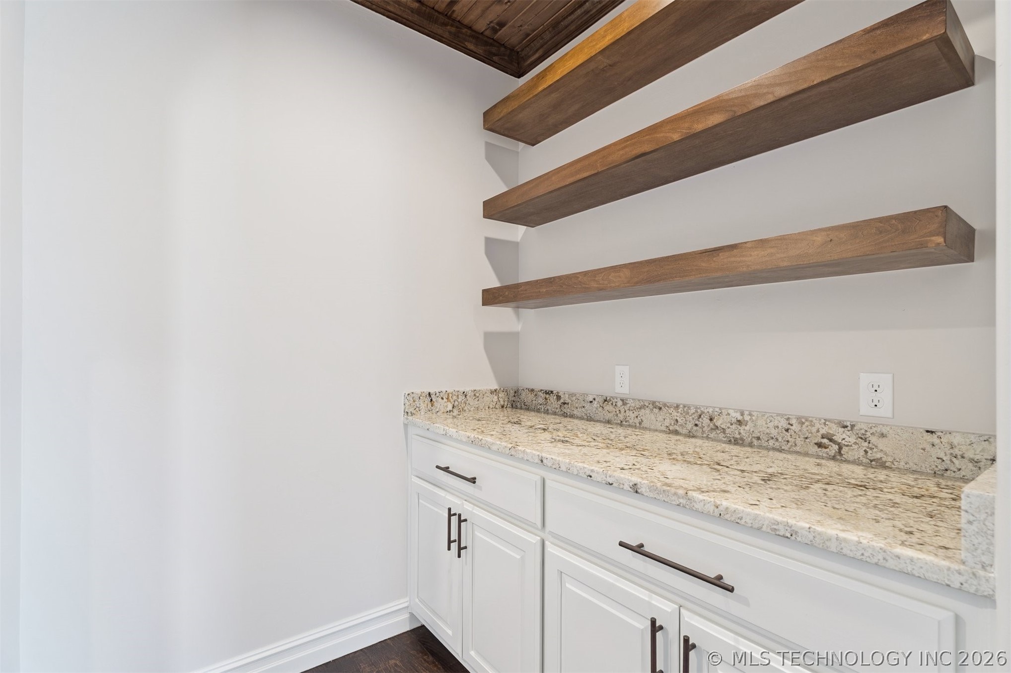 17552 S 52nd East Avenue Property Photo 30