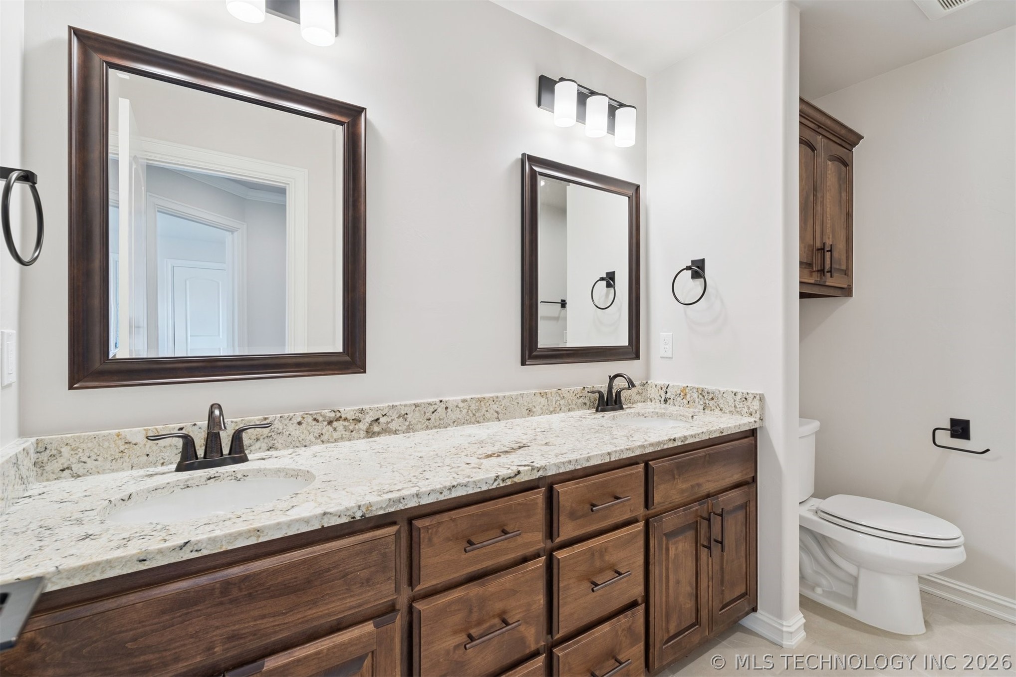 17552 S 52nd East Avenue Property Photo 56