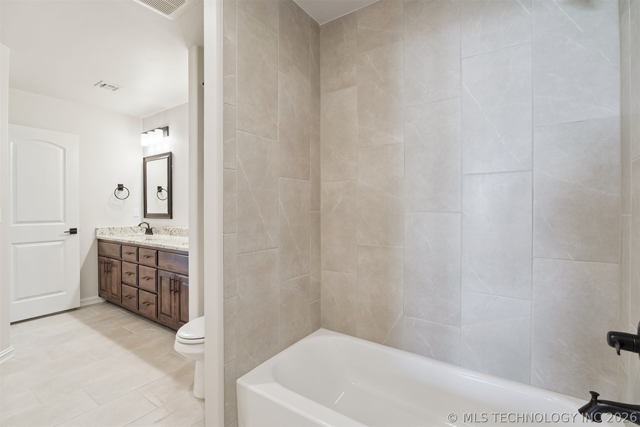 17552 S 52nd East Avenue Property Photo 58