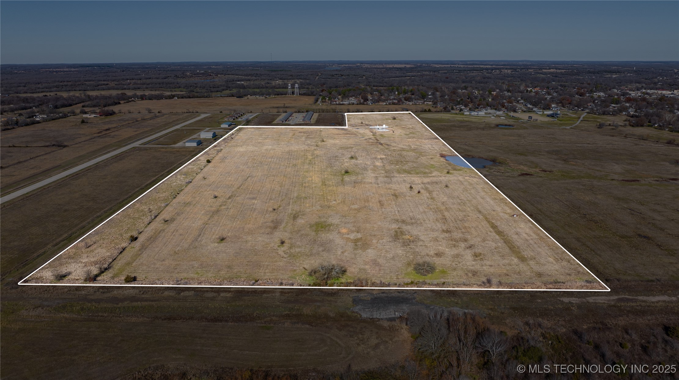 Cedar Way Property Photo 1