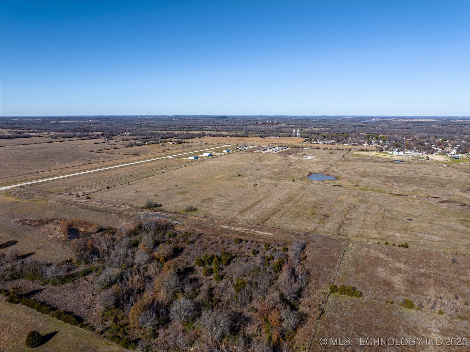 Cedar Way Property Photo 3