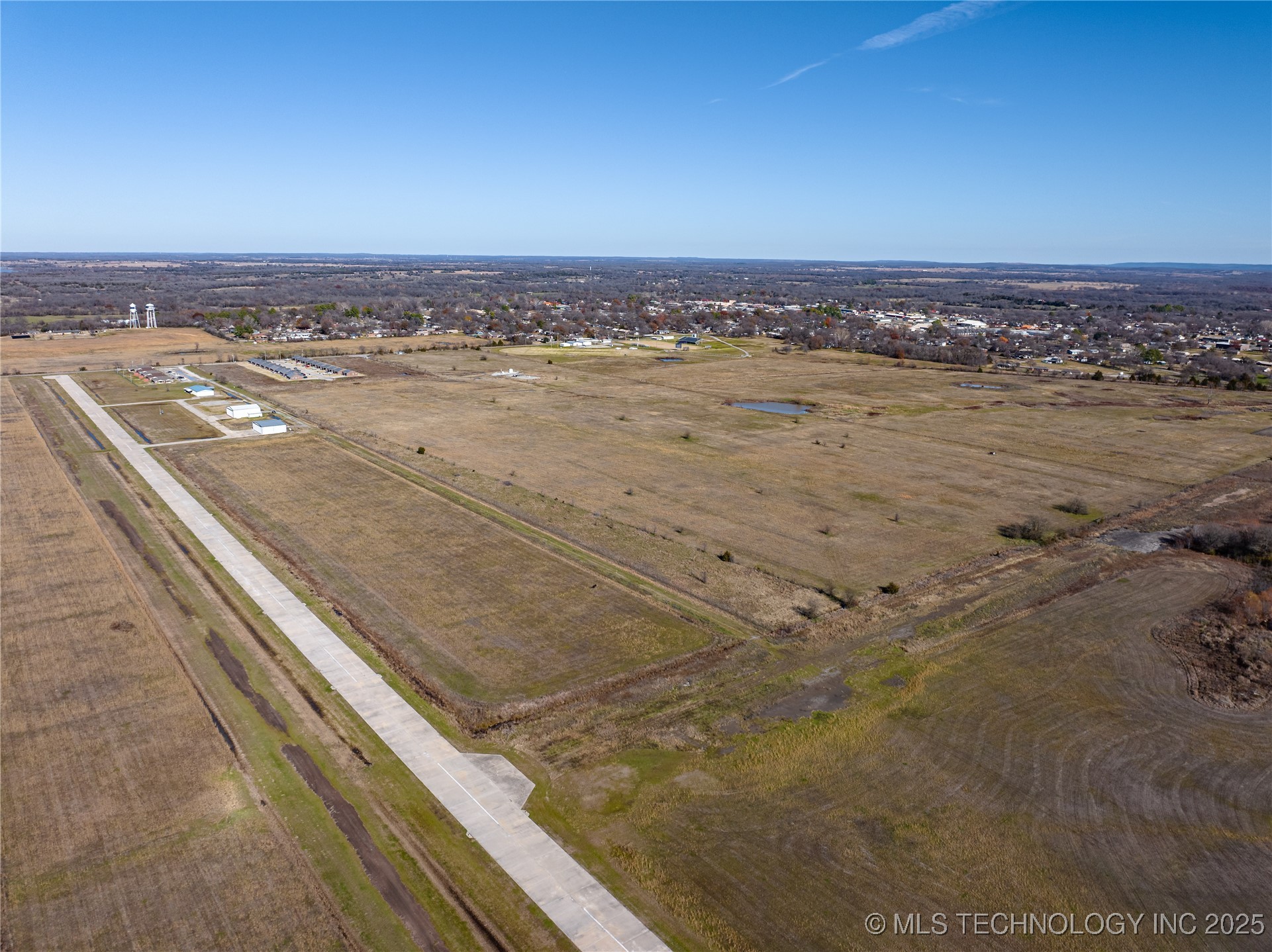 Cedar Way Property Photo 10