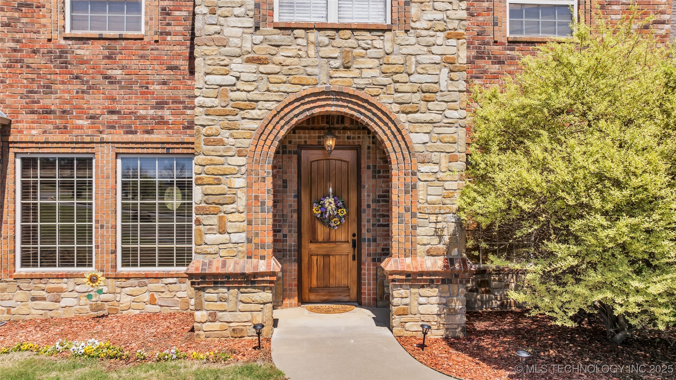 3921 Rolling Hills Property Photo 2