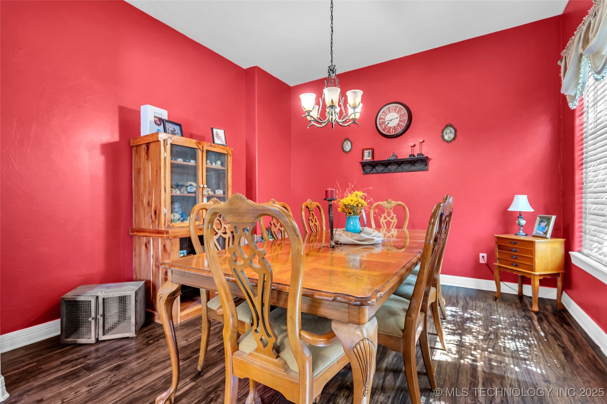 3921 Rolling Hills Property Photo 5