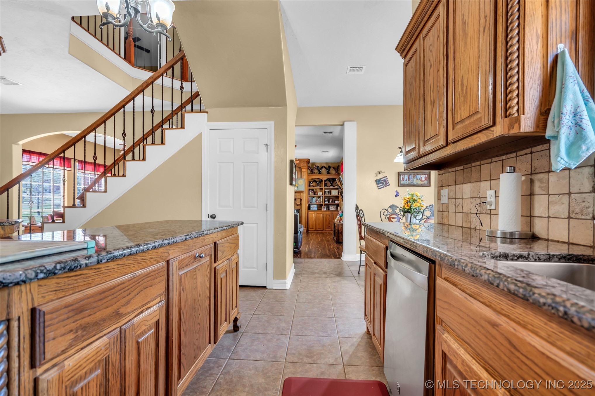 3921 Rolling Hills Property Photo 13