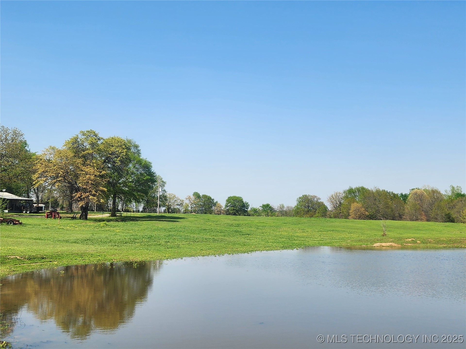 529 Sawbriar Property Photo 3