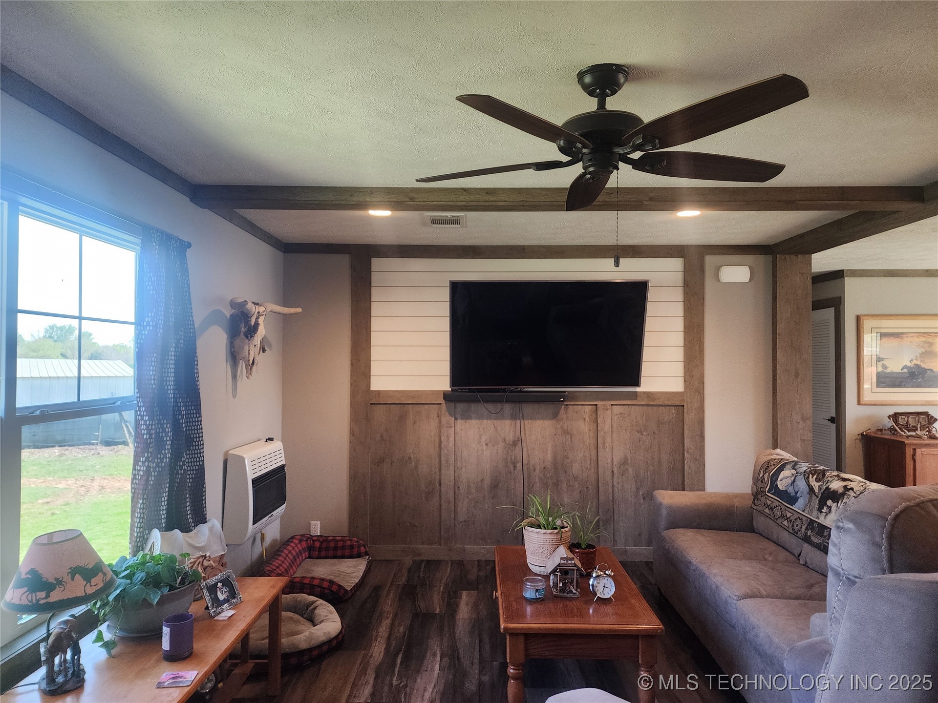 529 Sawbriar Property Photo 6