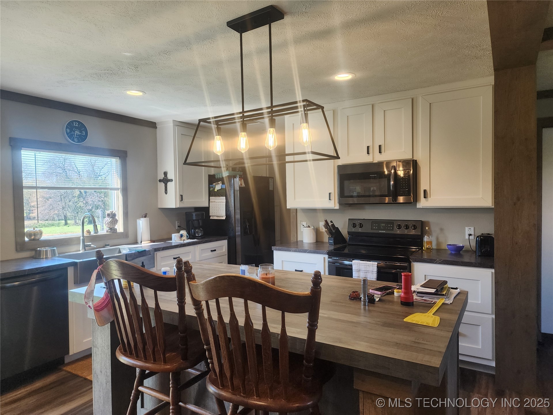 529 Sawbriar Property Photo 7