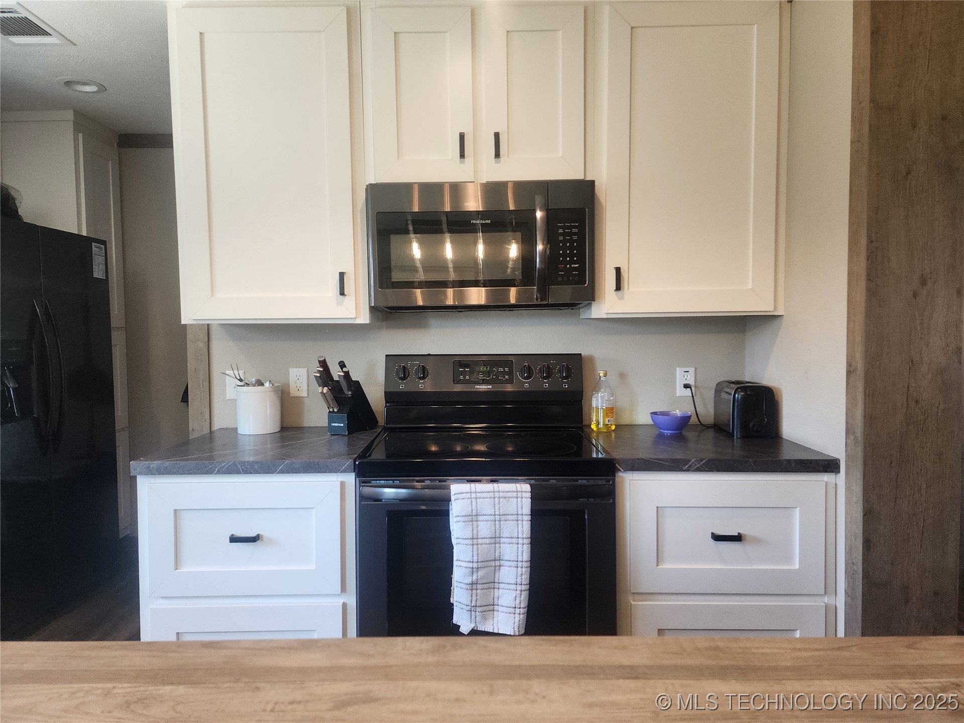 529 Sawbriar Property Photo 8