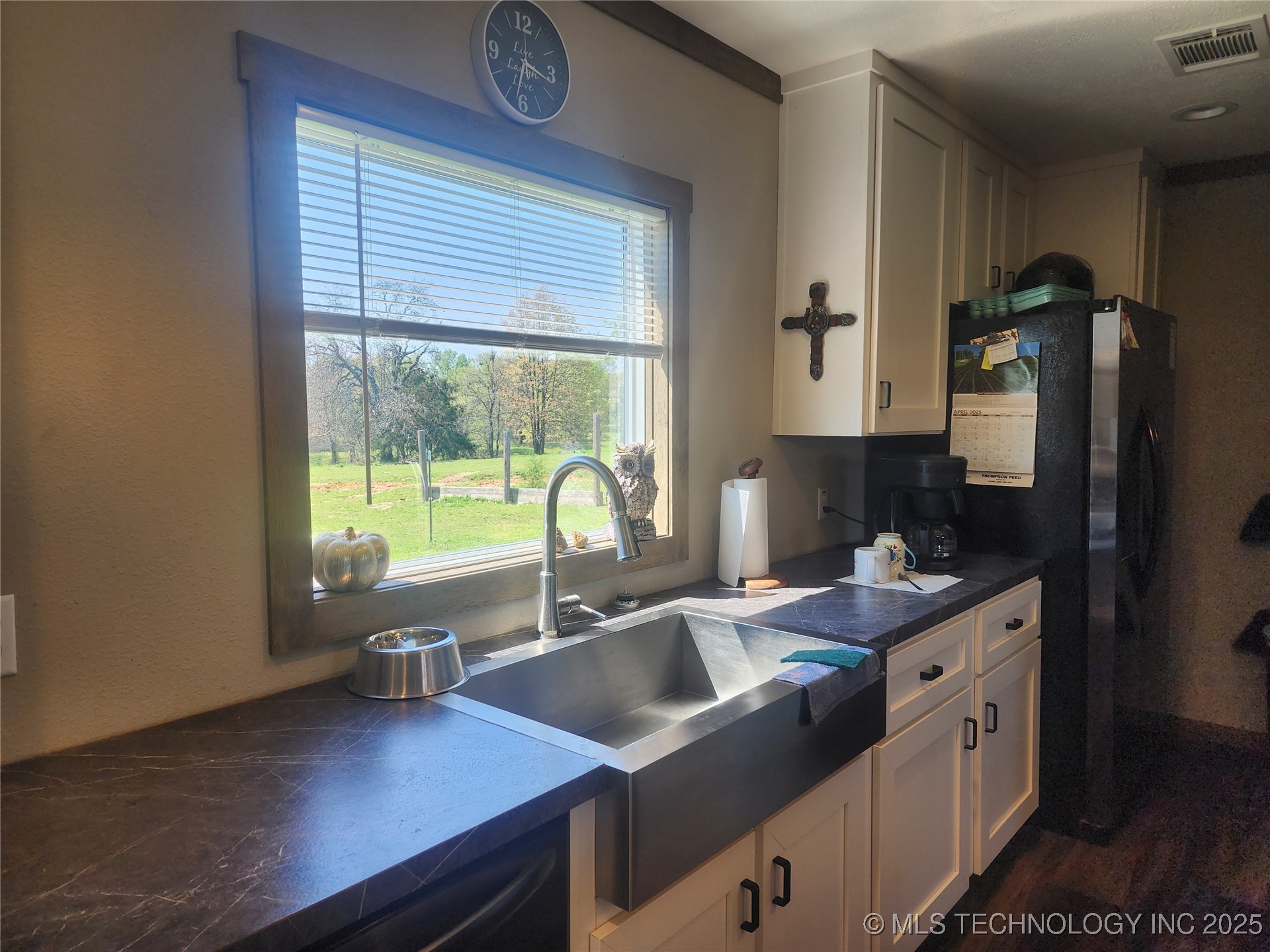 529 Sawbriar Property Photo 9