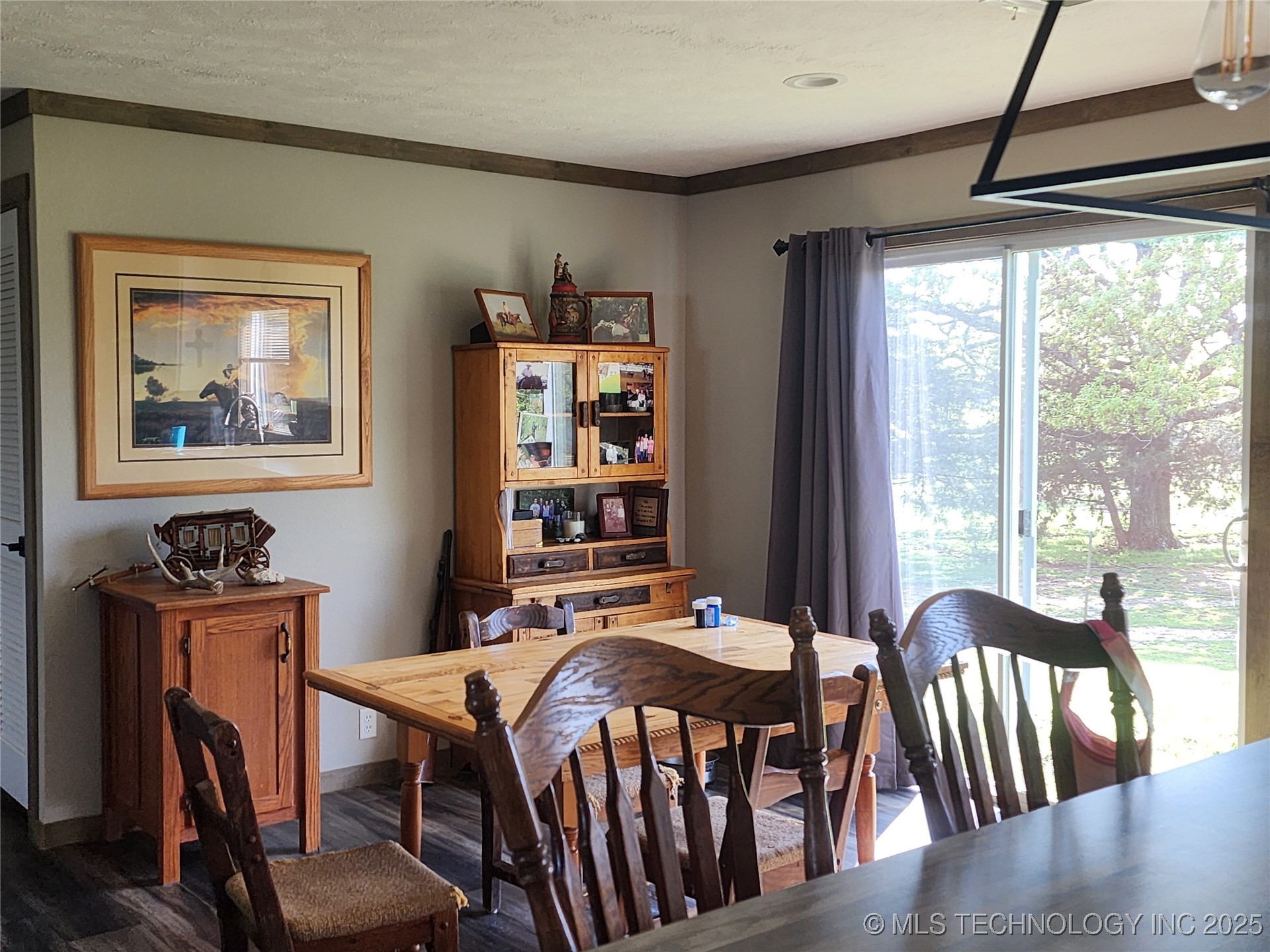 529 Sawbriar Property Photo 10