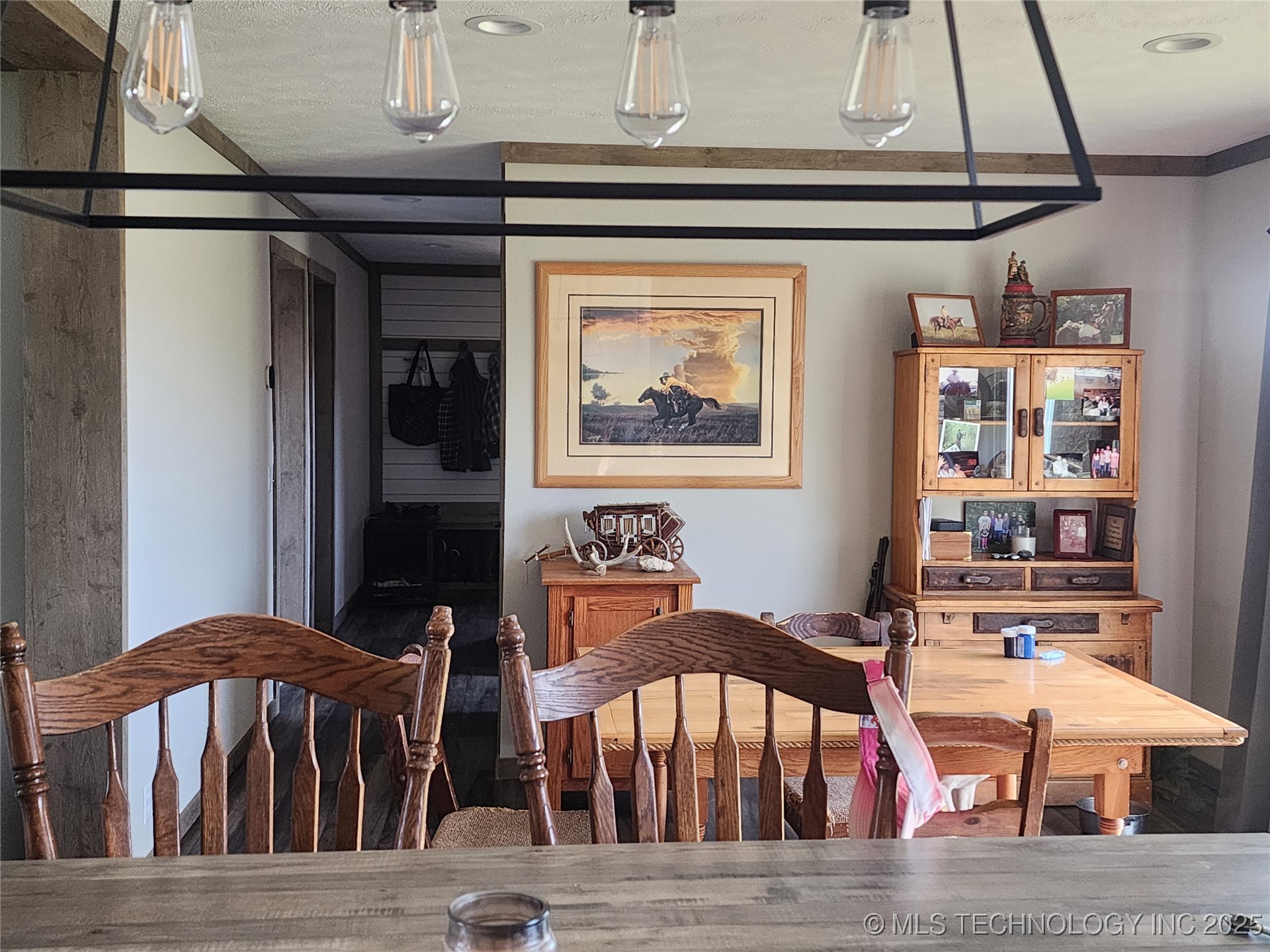 529 Sawbriar Property Photo 11