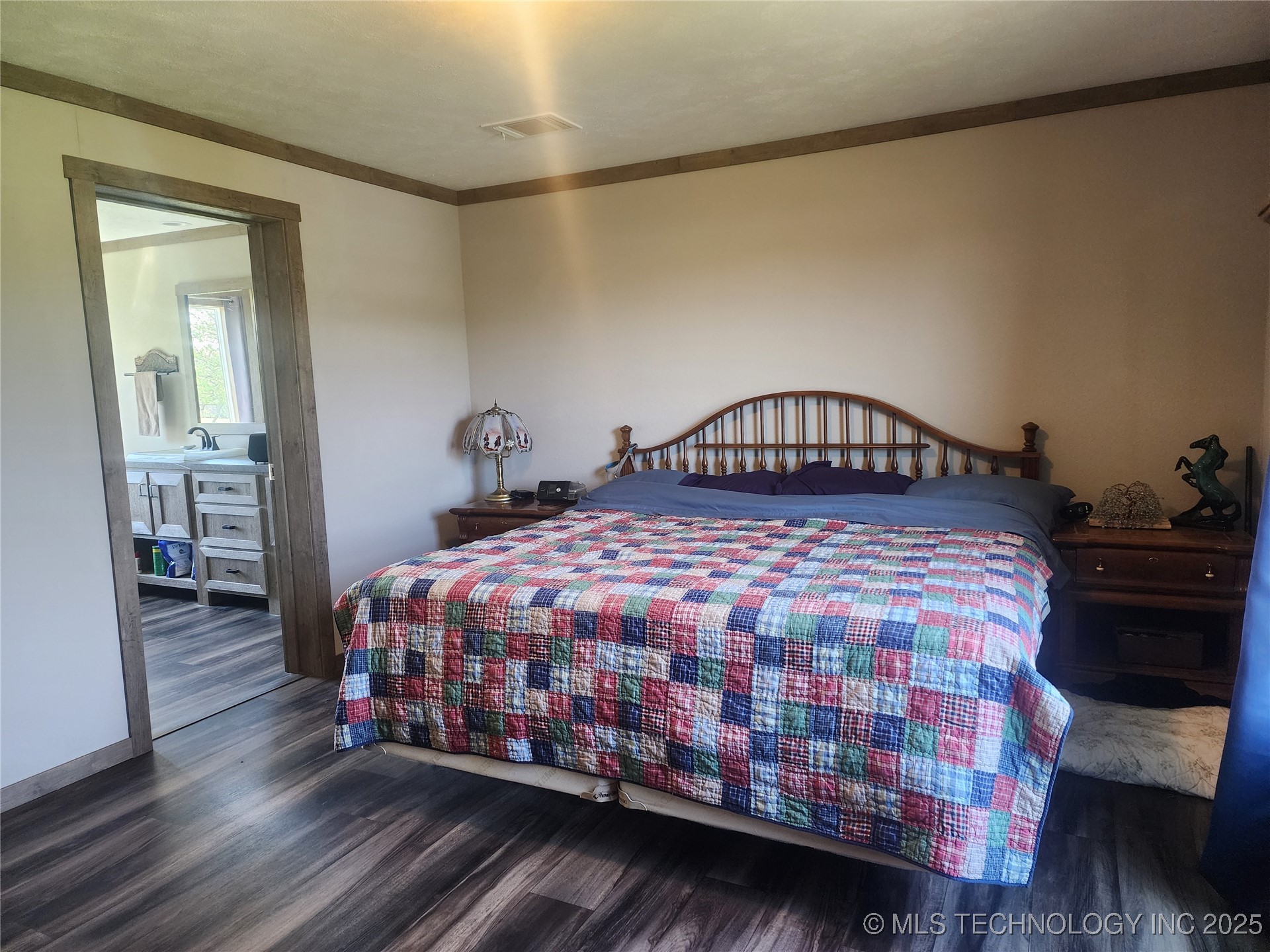 529 Sawbriar Property Photo 13