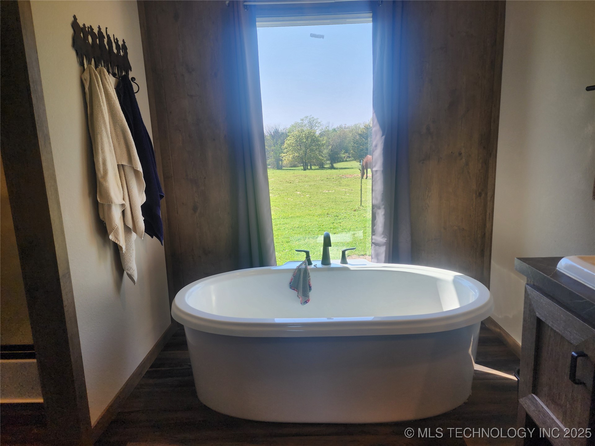 529 Sawbriar Property Photo 16