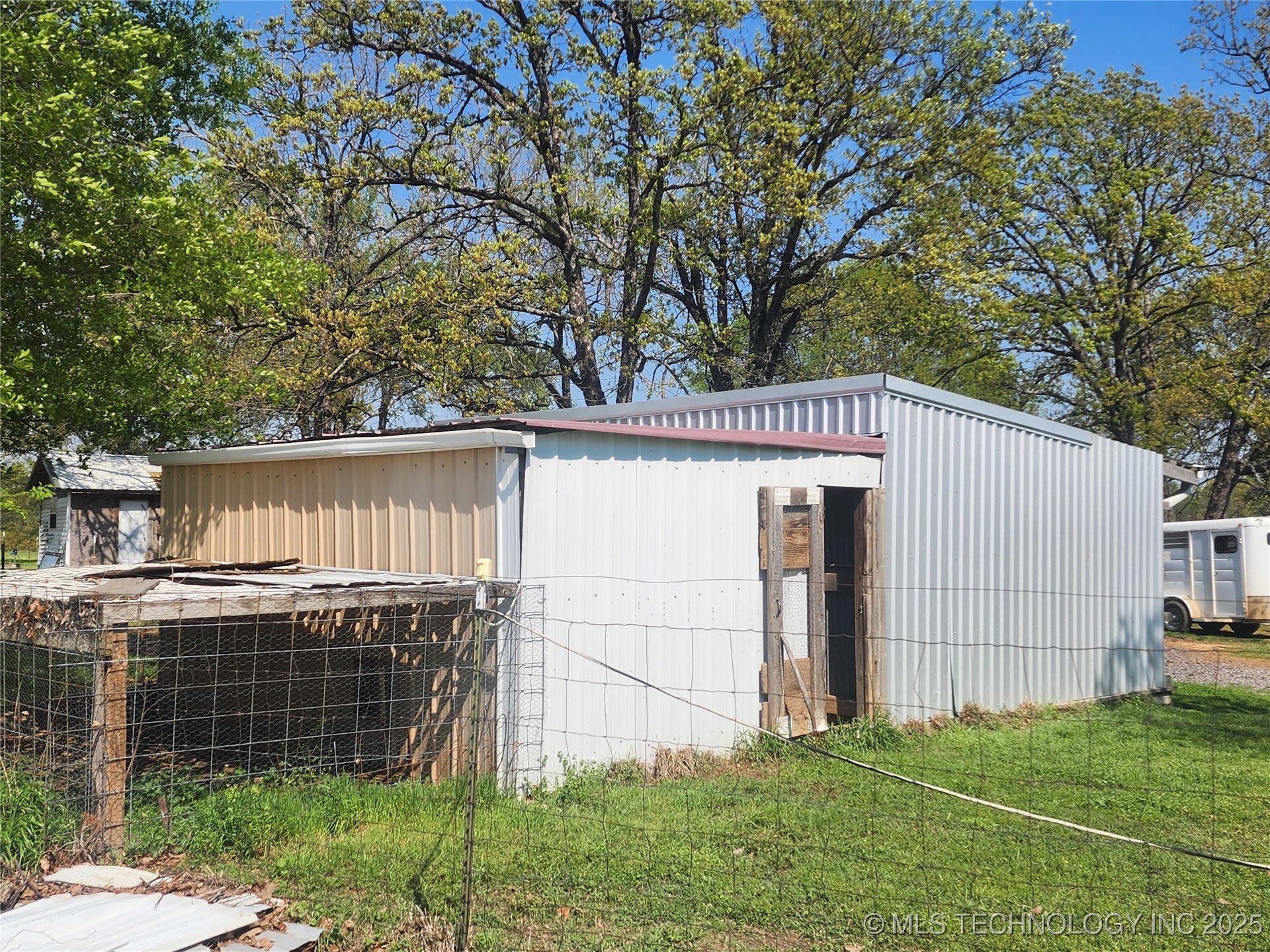 529 Sawbriar Property Photo 33