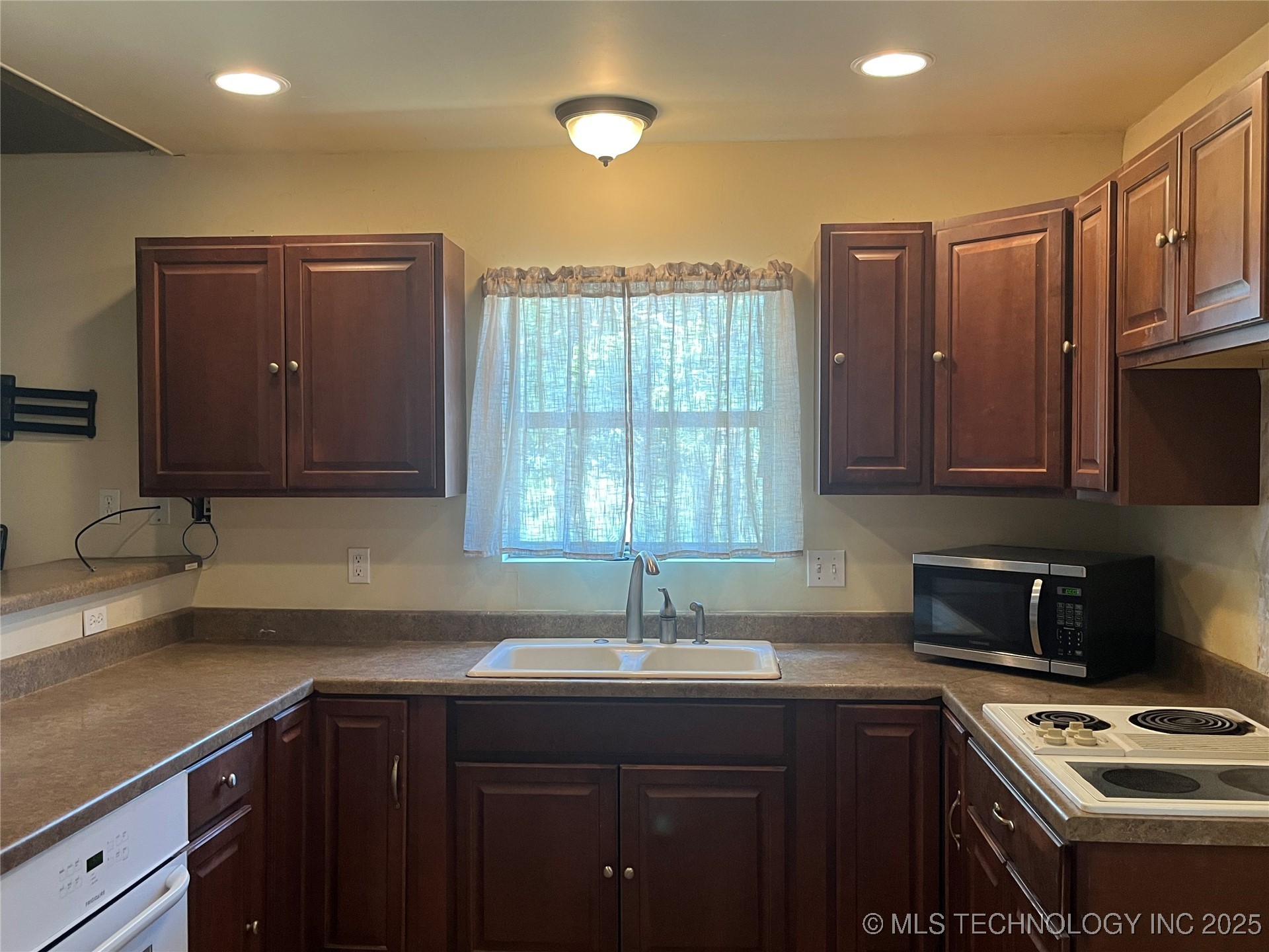 216 N Bk 1600 Road Property Photo 14