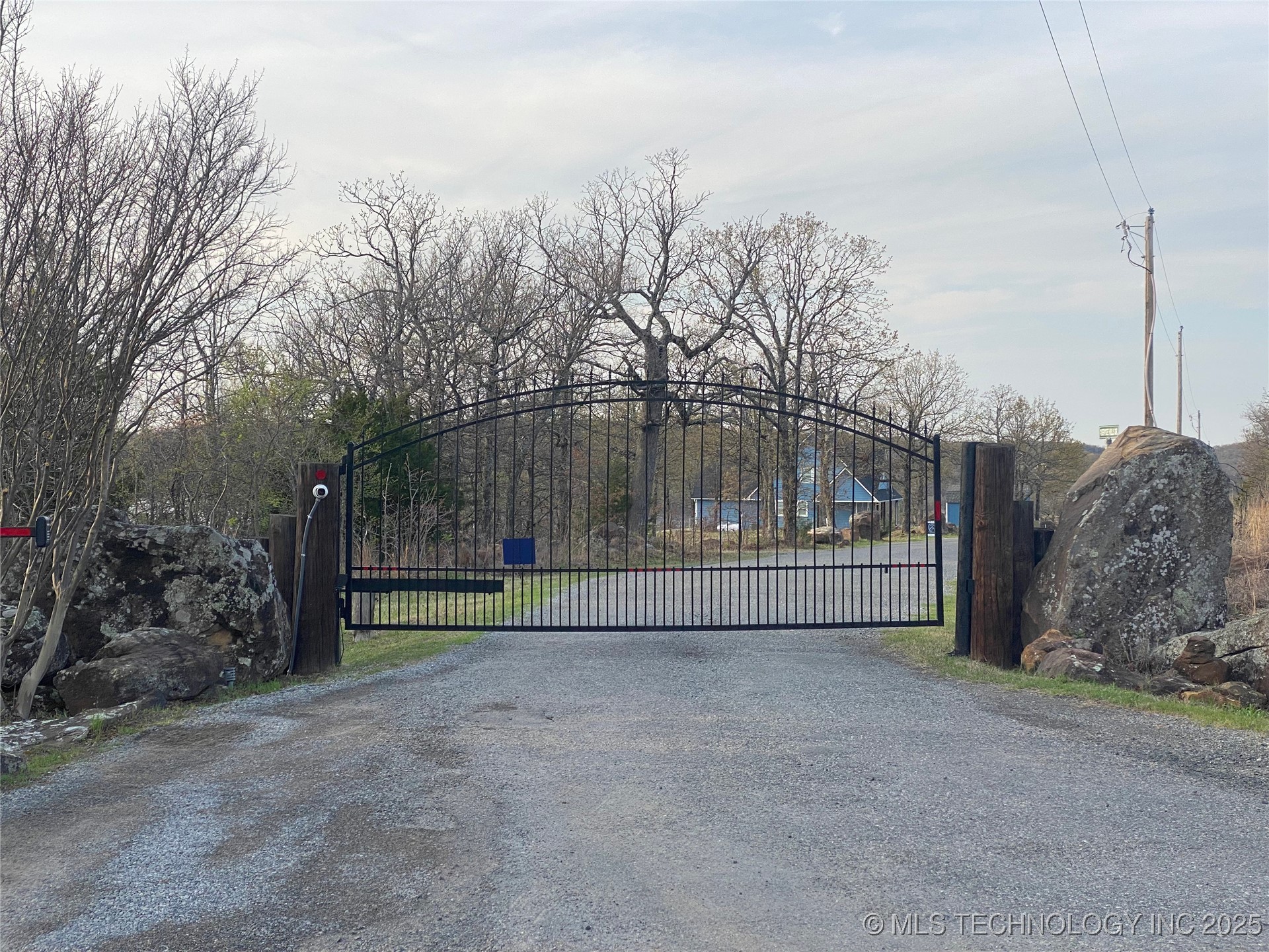 12 Cherokee Hills Property Photo 8