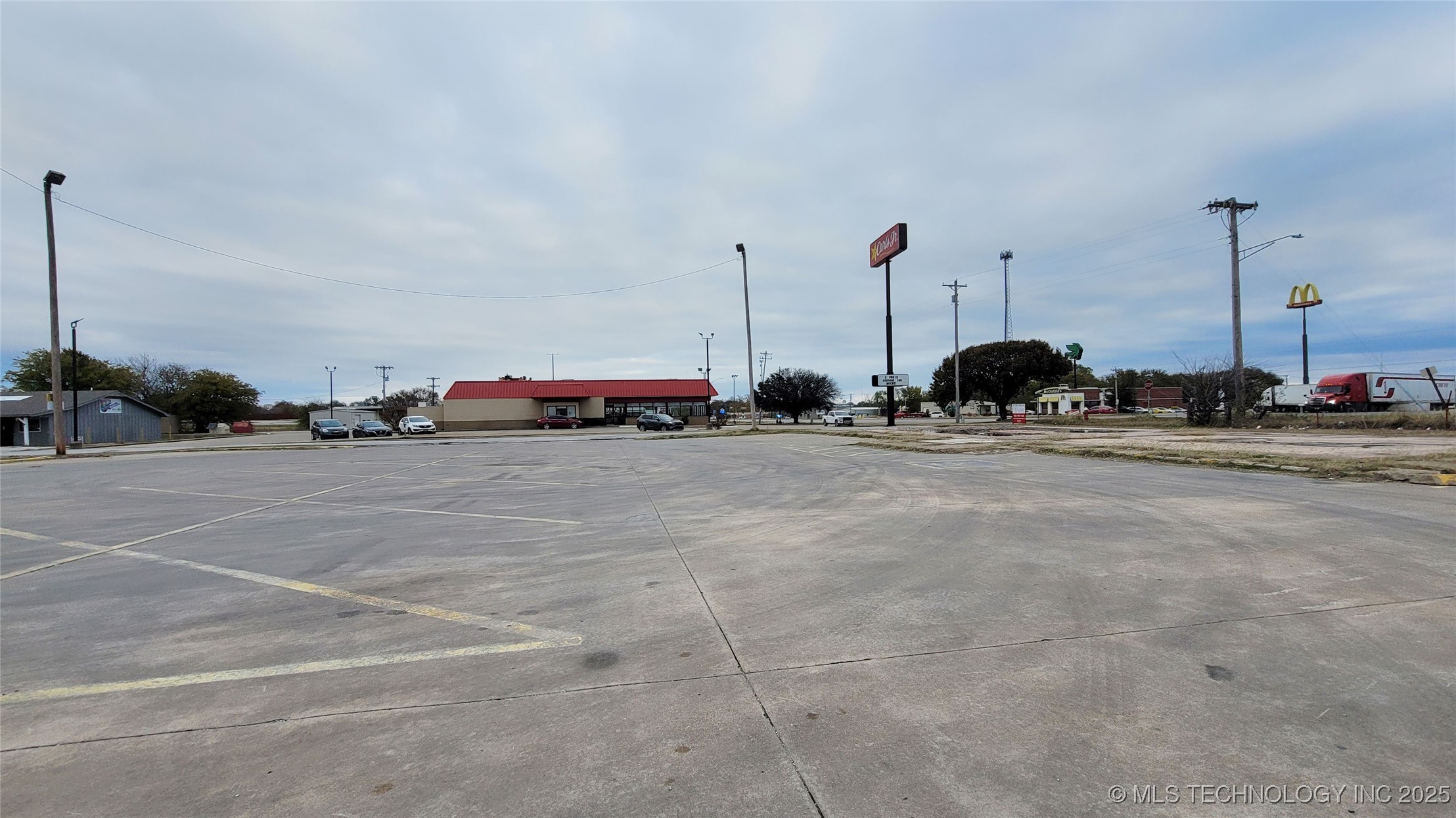 100 C E Colston Drive Property Photo 4