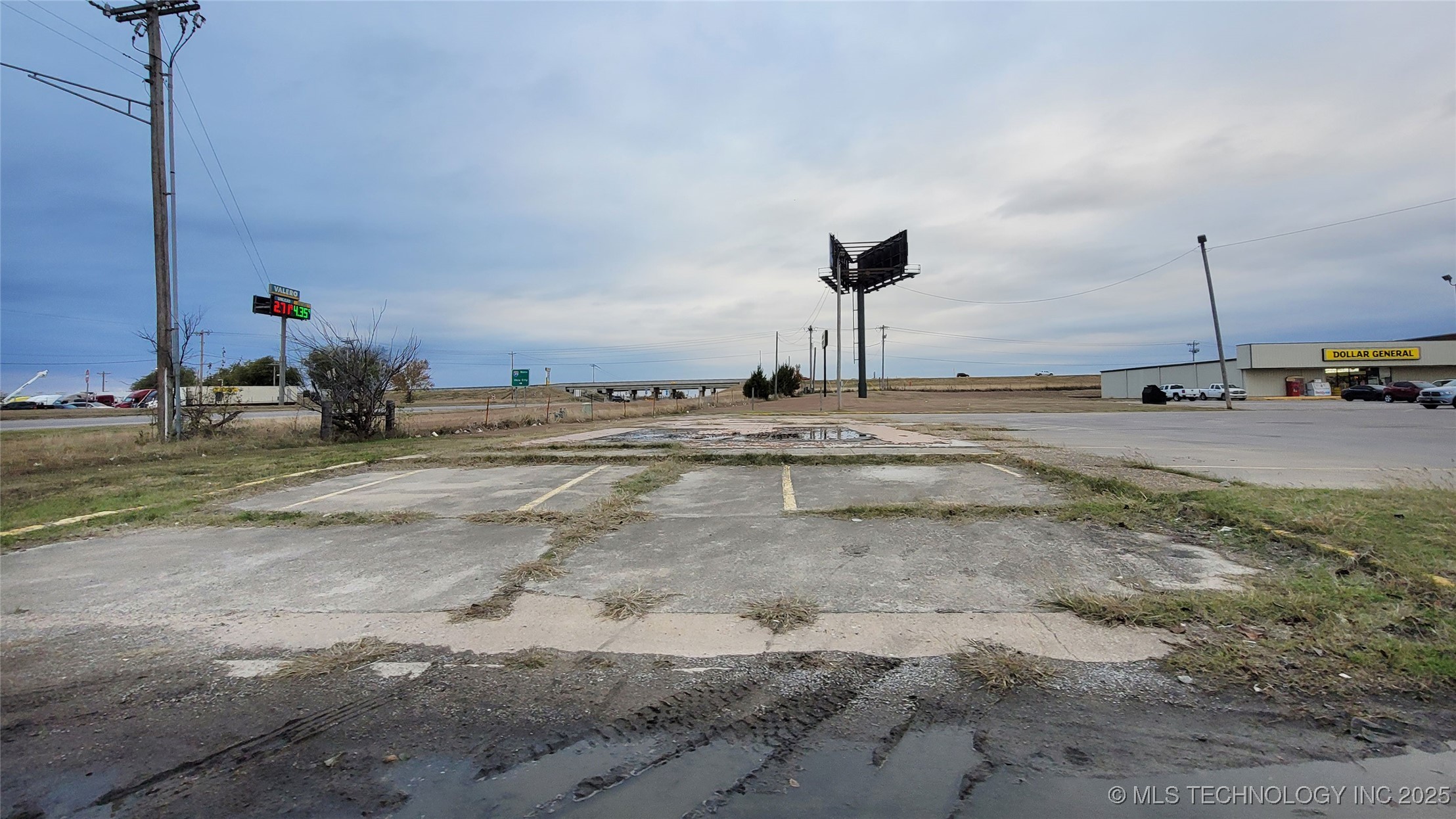 100 C E Colston Drive Property Photo 9