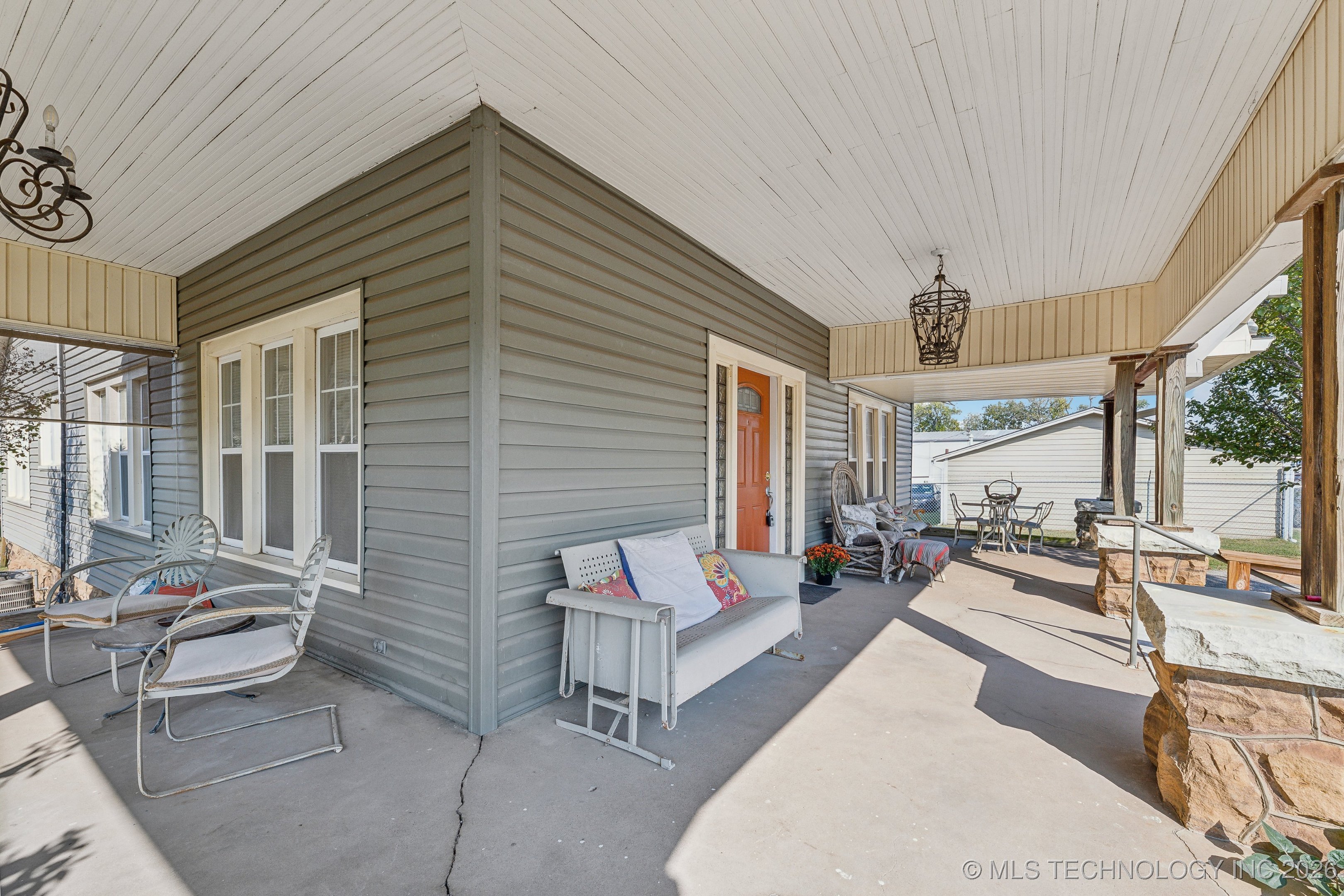 1424 S Main Street Property Photo 3