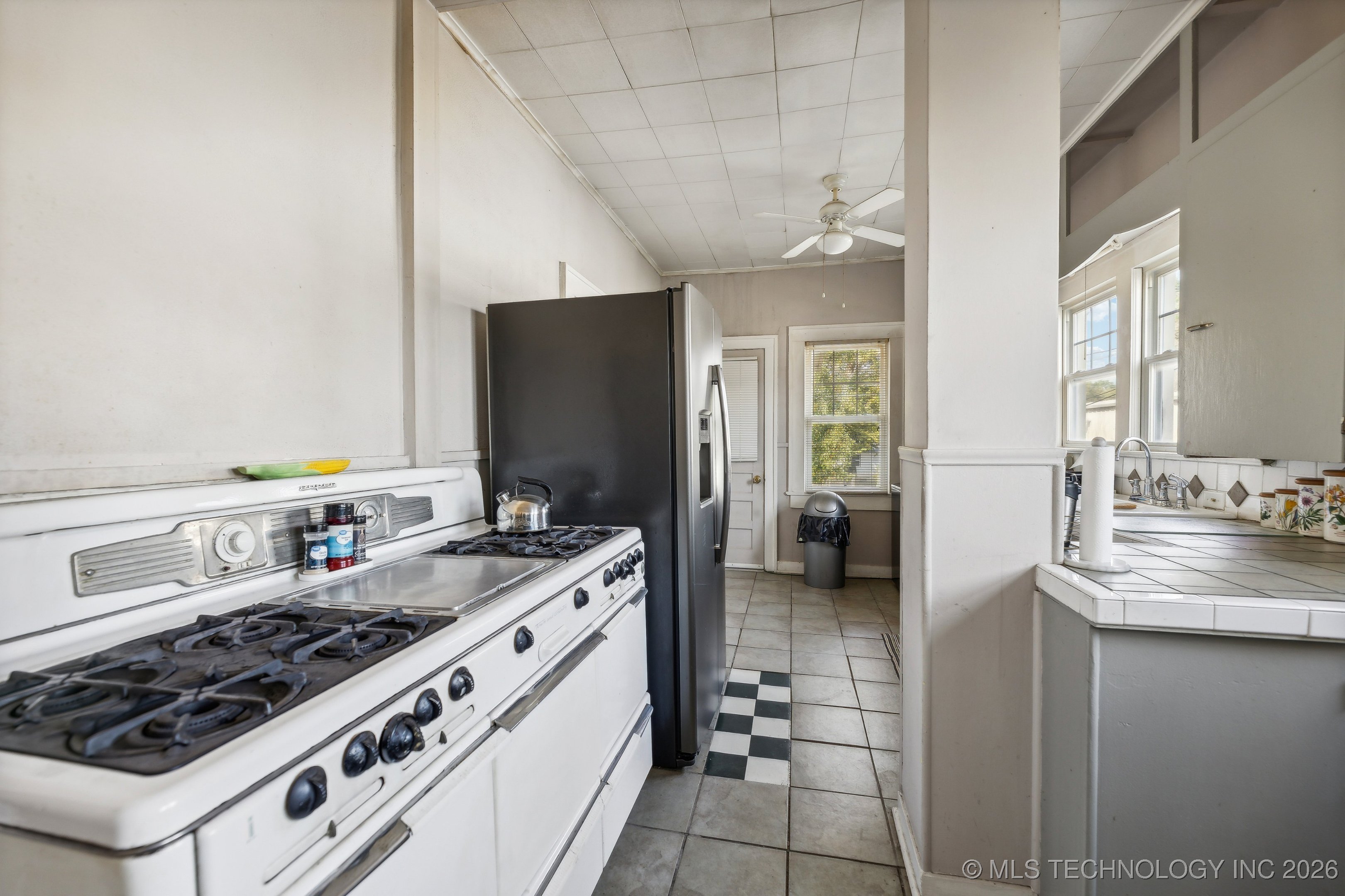 1424 S Main Street Property Photo 13