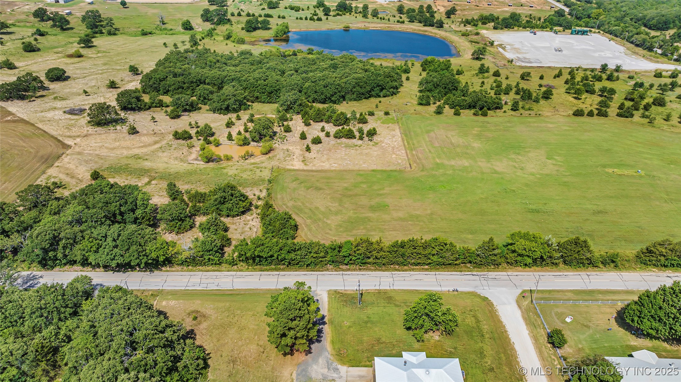 3 Grandview Property Photo 9