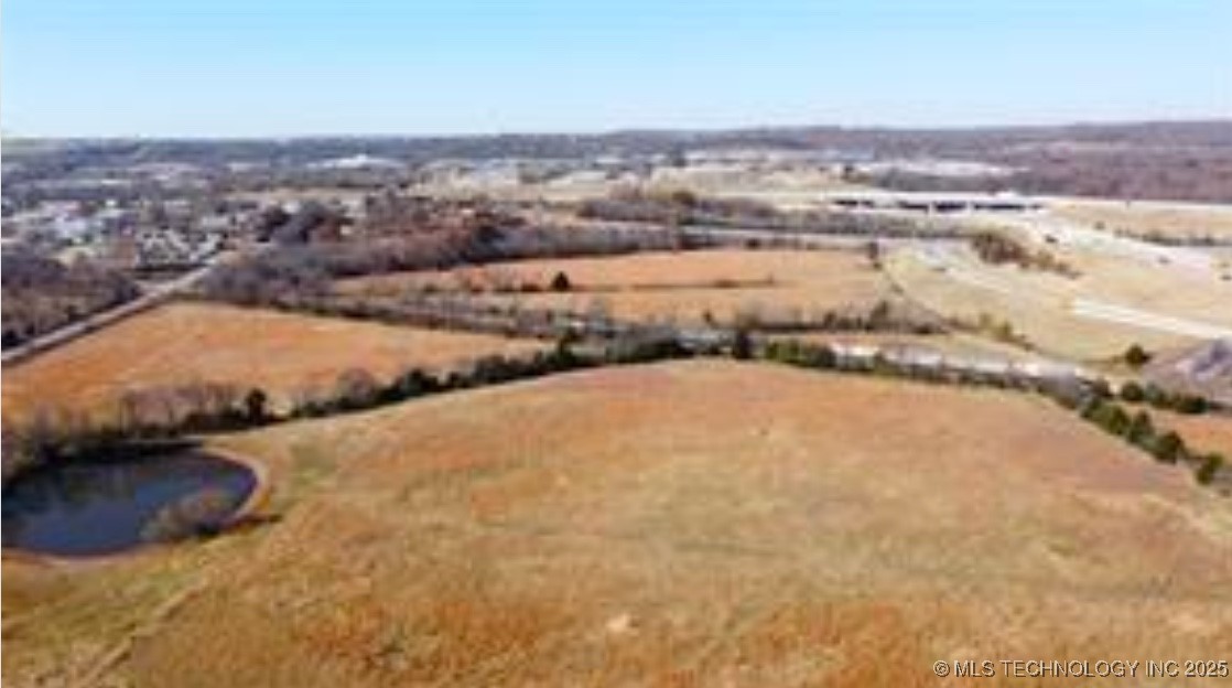 W Hilton Road Property Photo 2