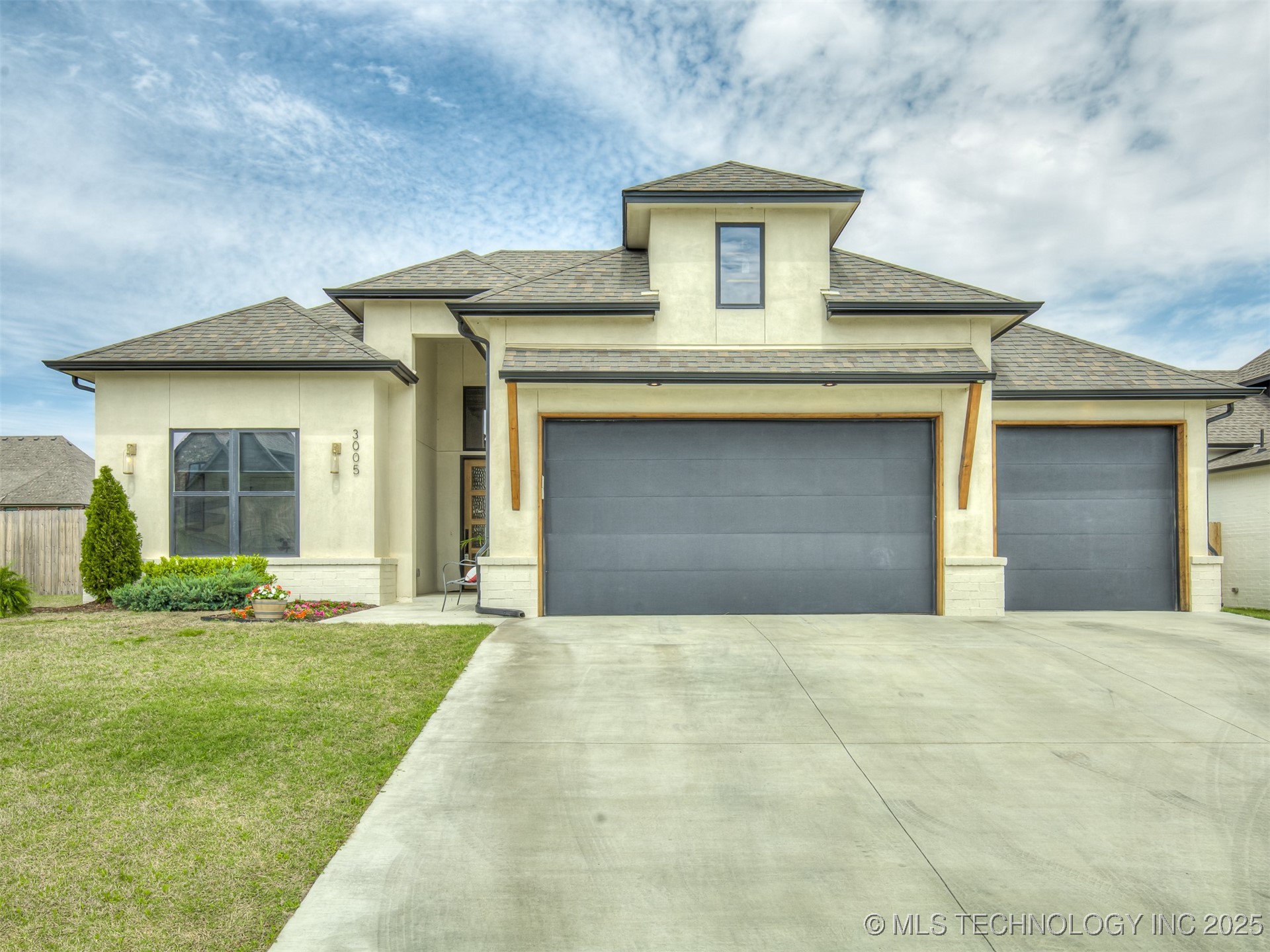 3005 E 146th Place S Property Photo 2