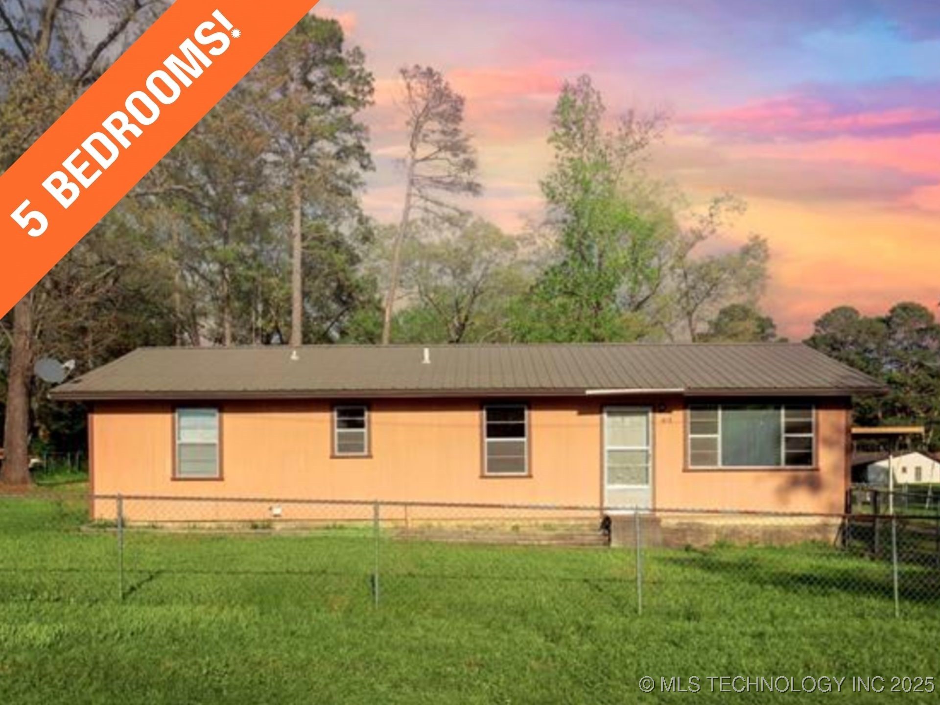 612 W Circle Drive Property Photo 2