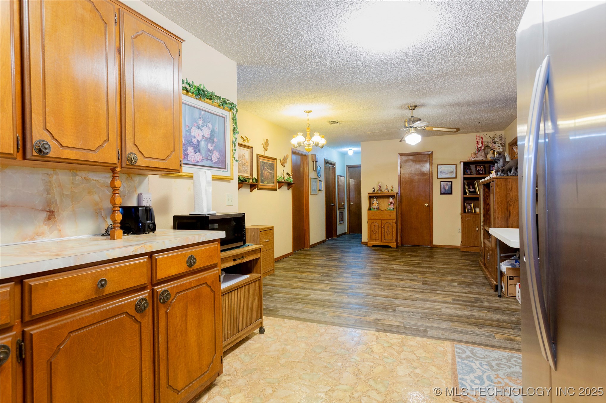 612 W Circle Drive Property Photo 4