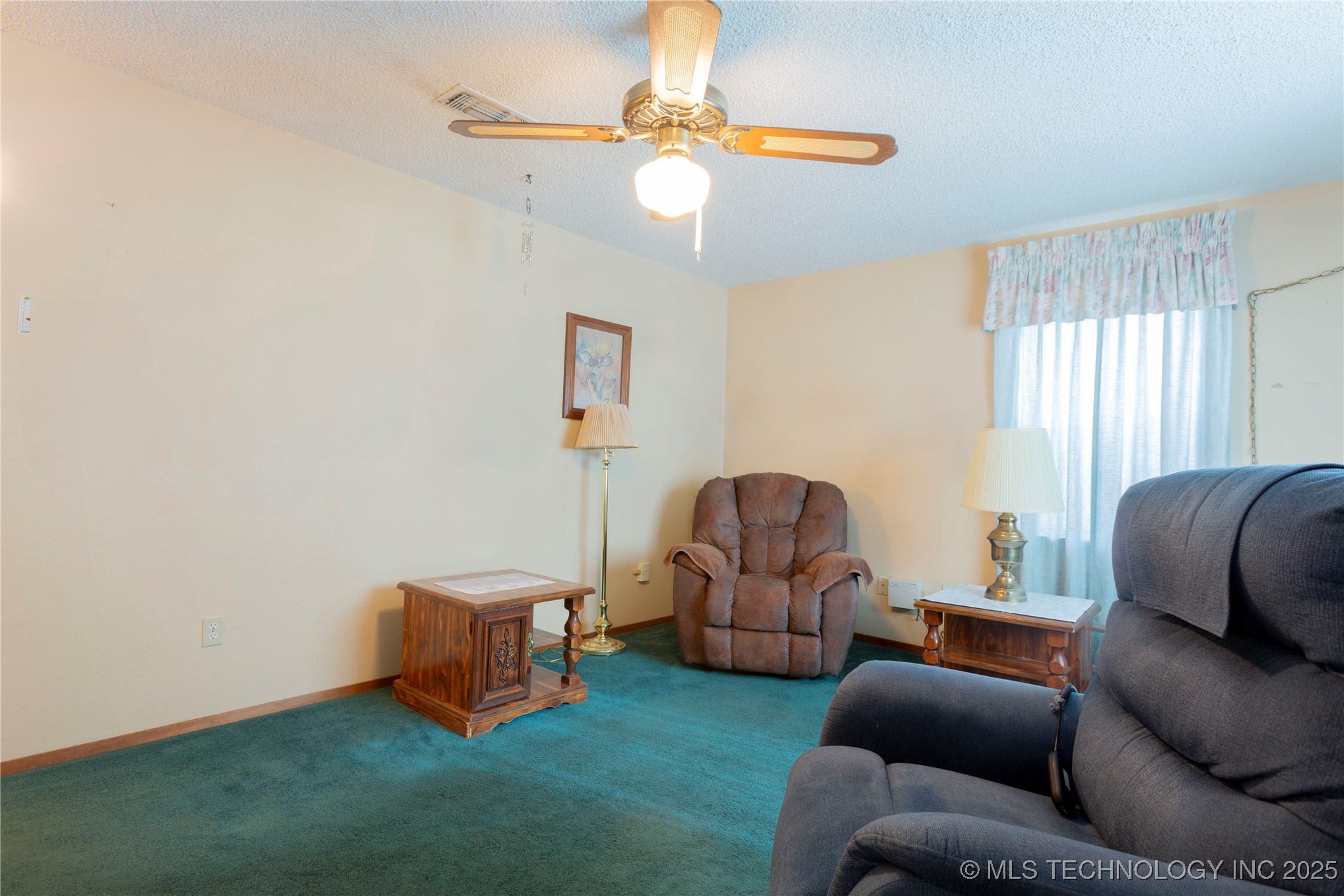 612 W Circle Drive Property Photo 10