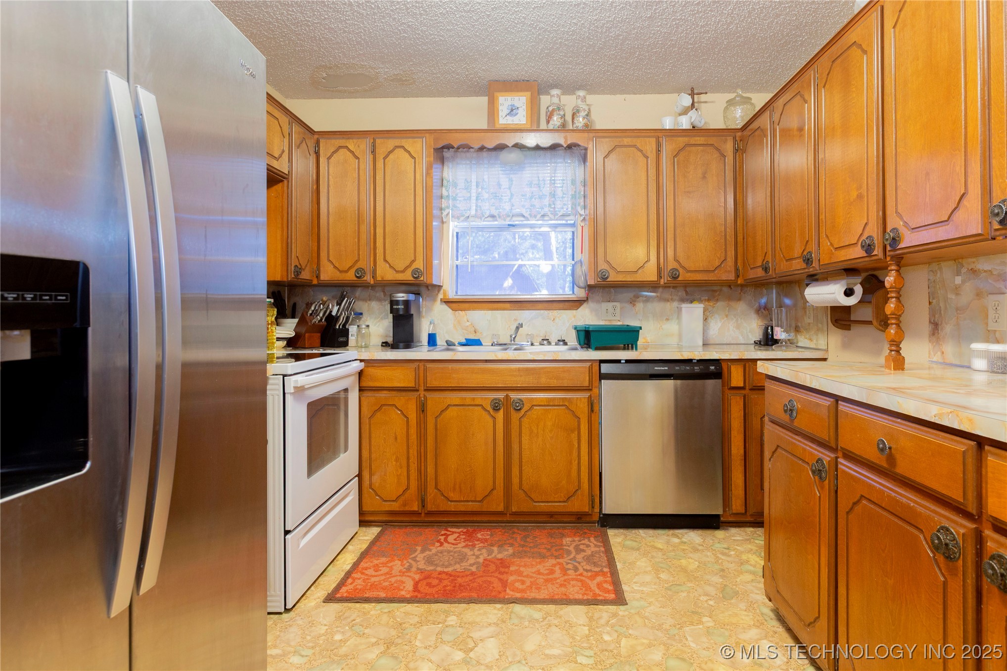 612 W Circle Drive Property Photo 11