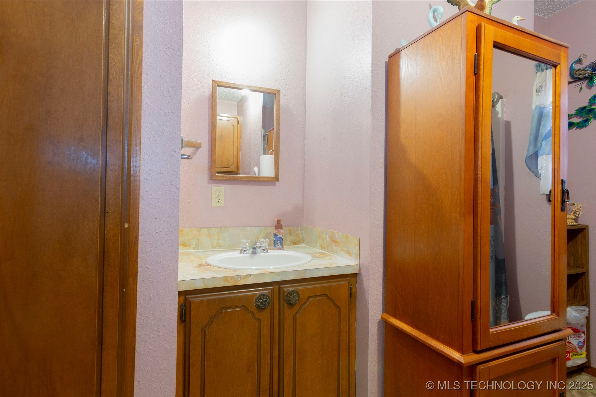 612 W Circle Drive Property Photo 19