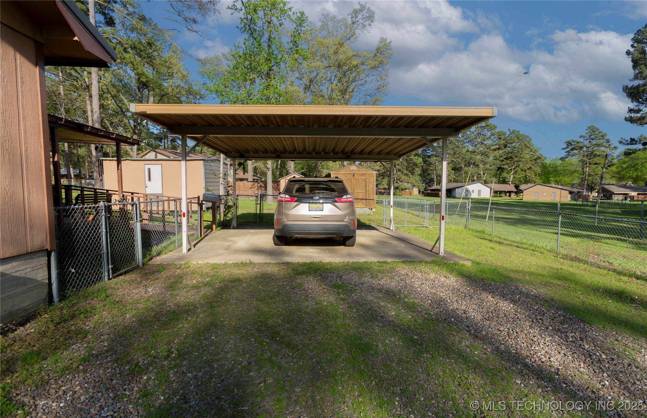 612 W Circle Drive Property Photo 28