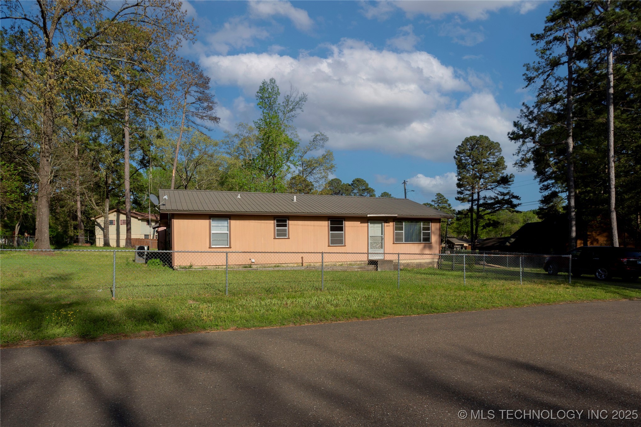 612 W Circle Drive Property Photo 36