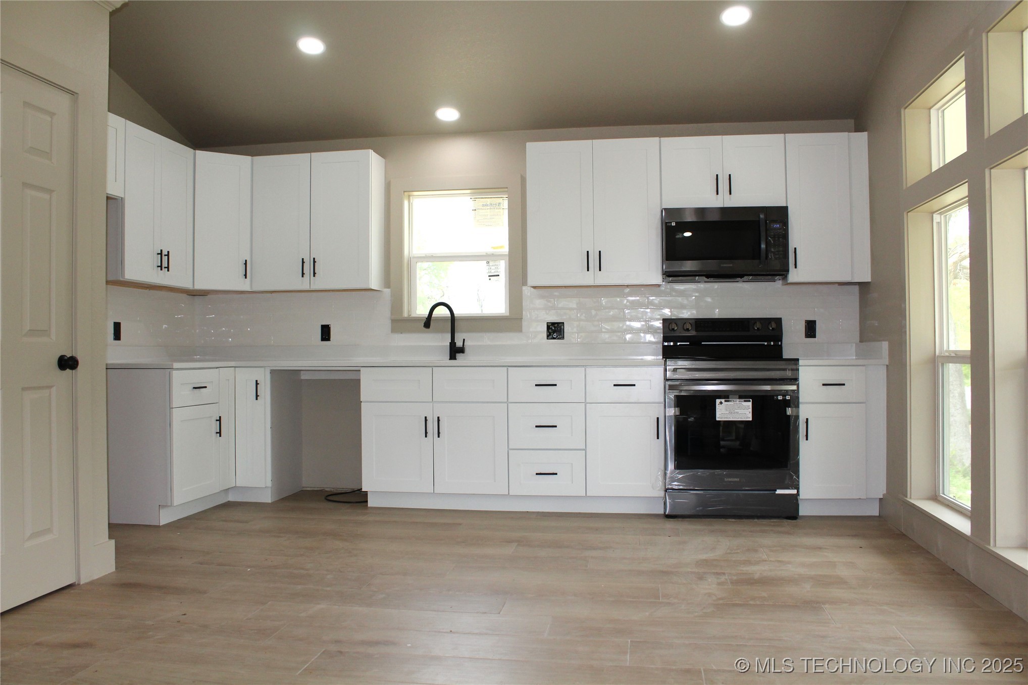 215 N California Property Photo 4