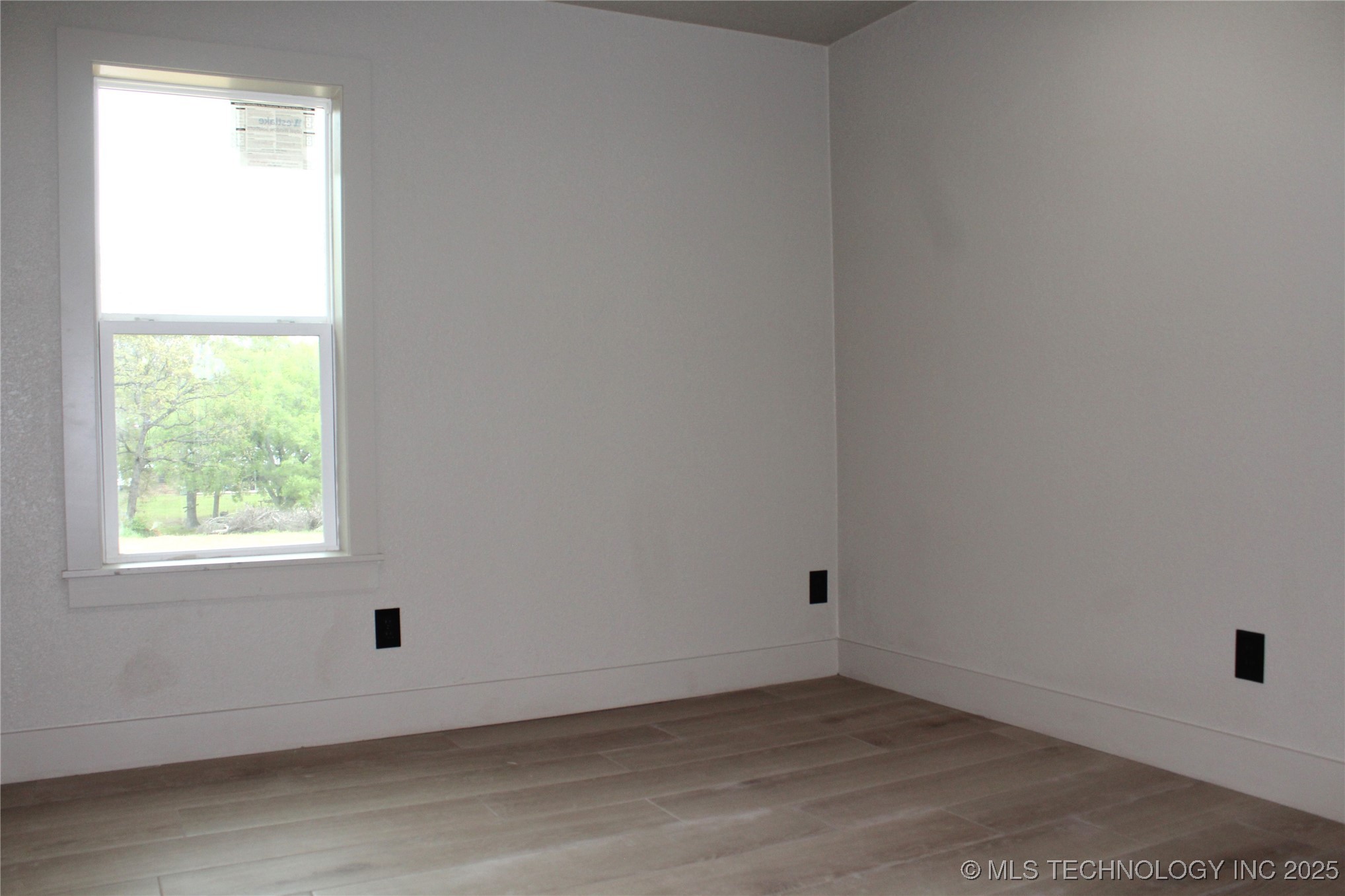 215 N California Property Photo 11