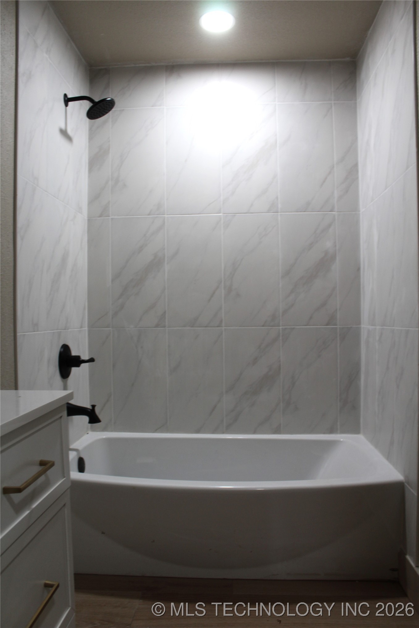 215 N California Property Photo 15