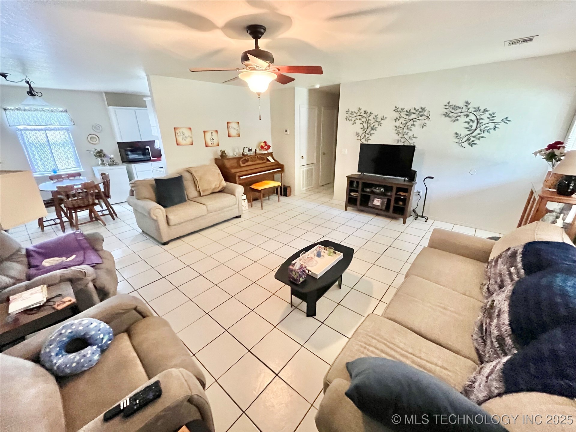 318 Ted Allen Lane Property Photo 5