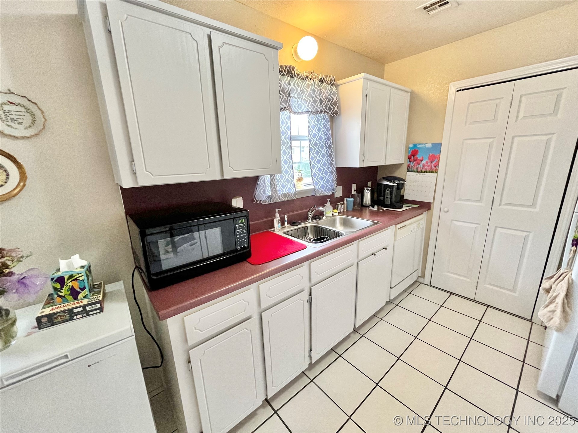 318 Ted Allen Lane Property Photo 7