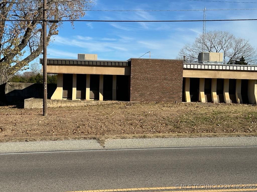 4100 N Broadway Property Photo 3