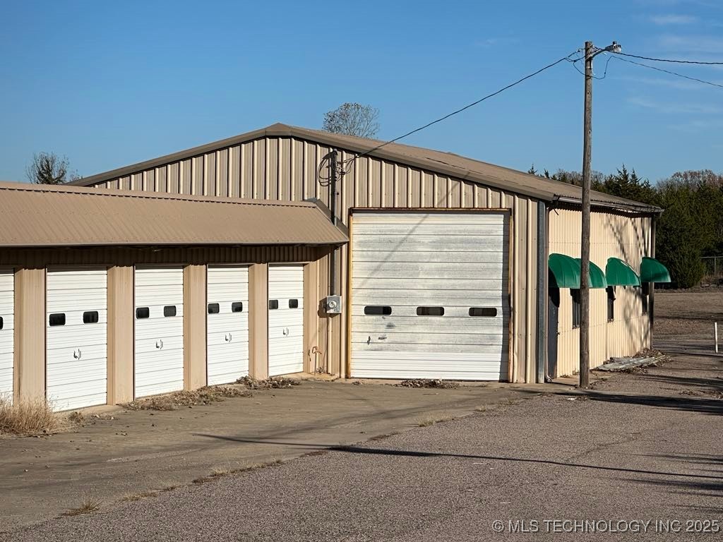 4100 N Broadway Property Photo 4